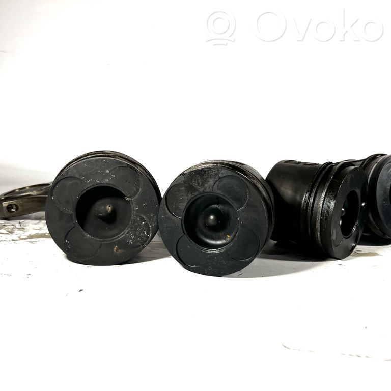 Piston with connecting rod