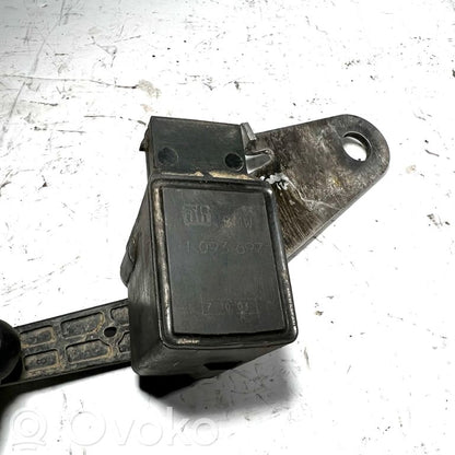 Augstuma sensors (priekšējo lukturu)