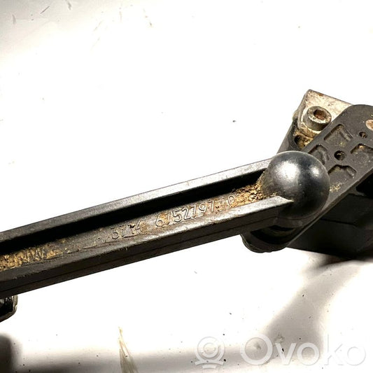 Augstuma sensors (priekšējo lukturu)