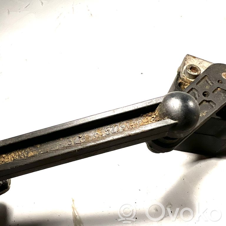 Augstuma sensors (priekšējo lukturu)