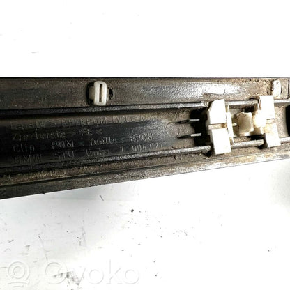 Spārna dekoratīvā apdare (moldings)