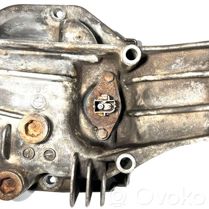 Aizmugurējā reduktora stiprinājums