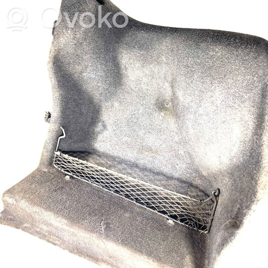 Нижняя панель отделки багажника