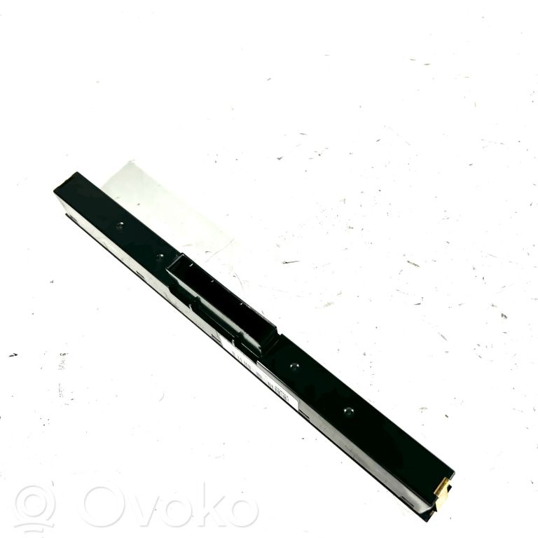 Pretslīdes (ASR) slēdzis