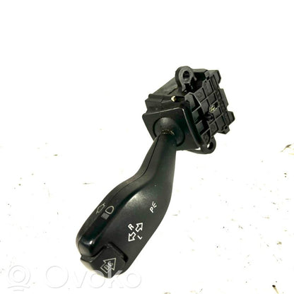 Pagrieziena signālu / lukturu sviria