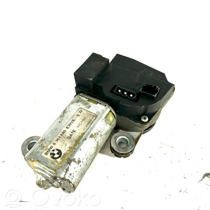 Aizmugurējā loga tīrītāja motoriņš