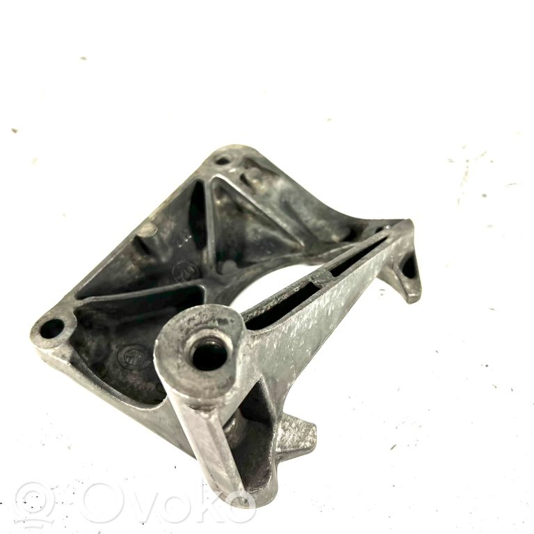 Dzinēja nostiprināšanas stiprinājums-kronšteins