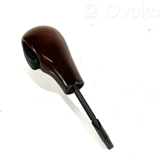 Ātrumu pārslēgšanas slēdzis / kloķis