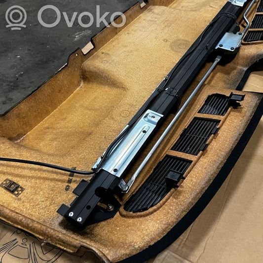 Подоконник заднего окна