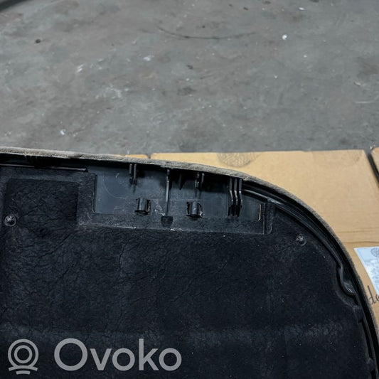 Нижняя панель отделки багажника