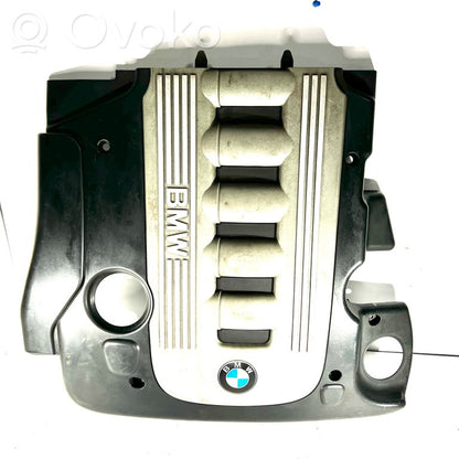 Dzinēja pārsegs (dekoratīva apdare)