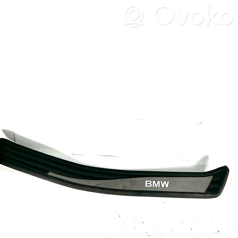 Aizmugurējā sliekšņa dekoratīvā apdare (iekšējā)