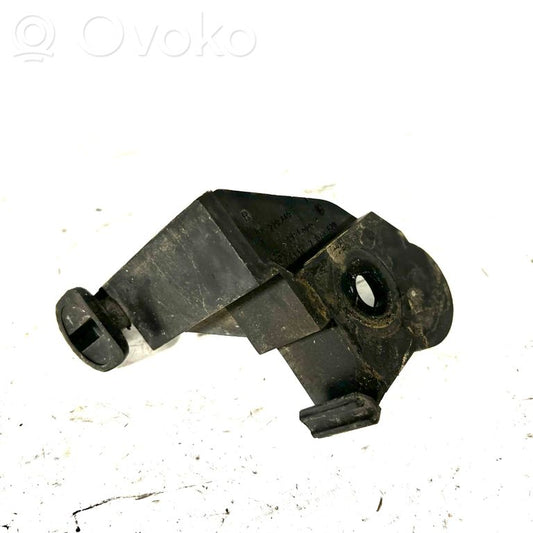 Priekšpusē bampera turētājs