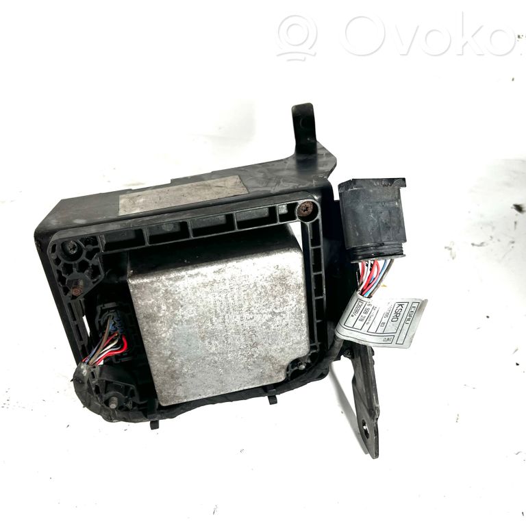 Distronic sensors - adaptīvās kruīza kontroles sensors