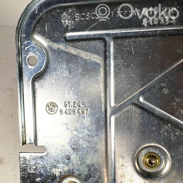 Aizmugurējā pārsega slēdzenes motorīts