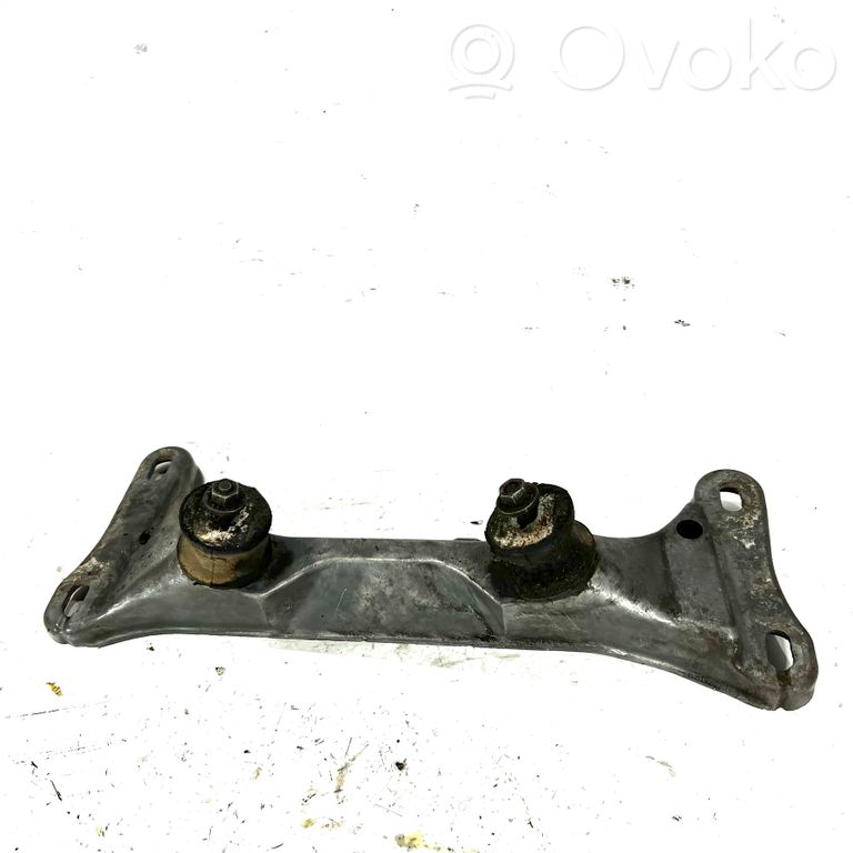 Pārnesumkārbas stiprinājuma kronšteins