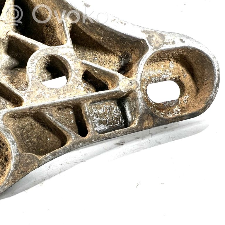 Pārnesumkārbas stiprinājuma kronšteins