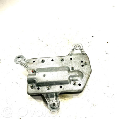 Aizmugurējo durvju drošības spilvens