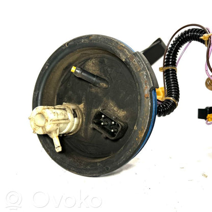 Fuel pump (in the fuel tank)