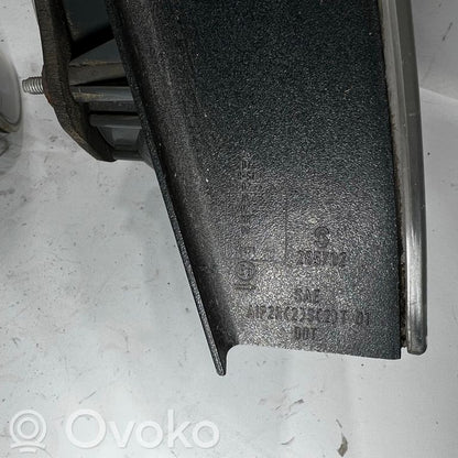 Aizmugurējo lukturu komplekts