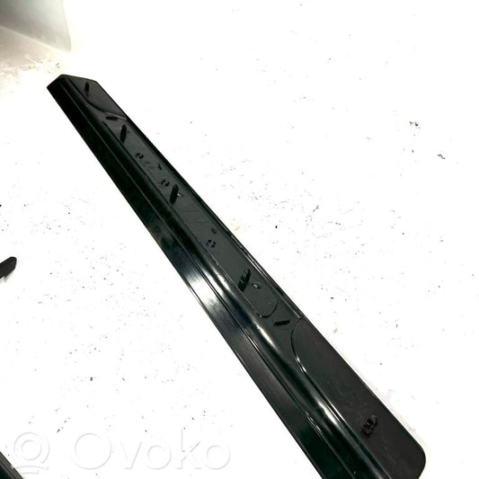 Front sill trim (inner)