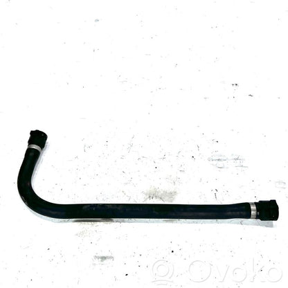 Caurulīte (-es) / šļūtene (-es)