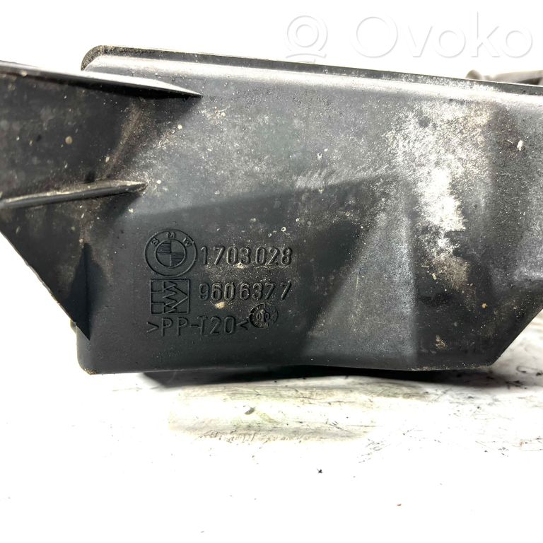 Air intake duct details