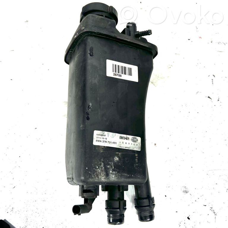 Расширительный бачок охлаждающей жидкости