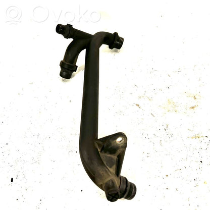 Caurulīte (-es) / šļūtene (-es)