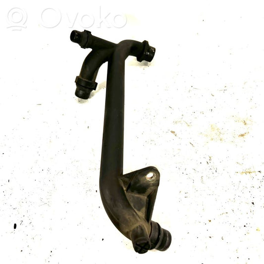 Caurulīte (-es) / šļūtene (-es)