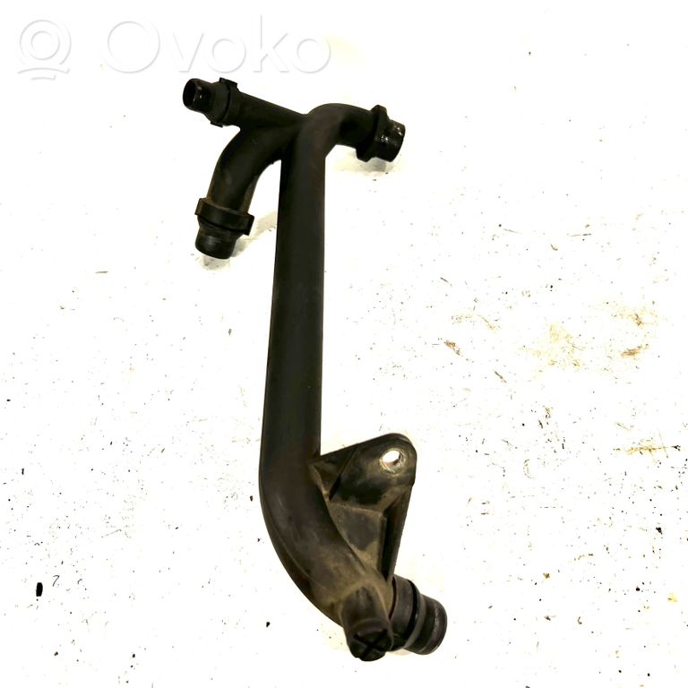 Caurulīte (-es) / šļūtene (-es)