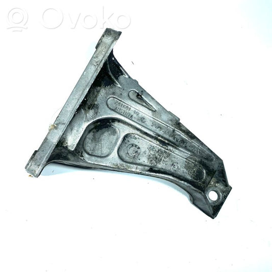 Engine mounting bracket