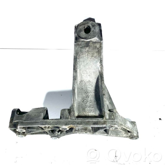 Engine mounting bracket