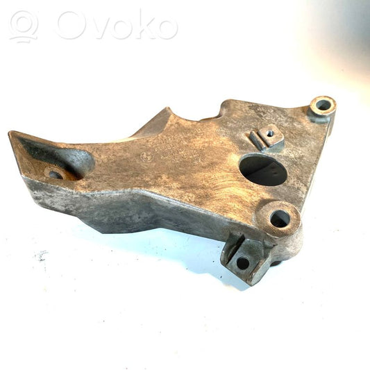 Engine mounting bracket