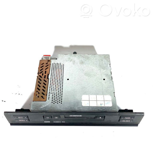 Radio / CD/DVD atskaņotājs / navigācija