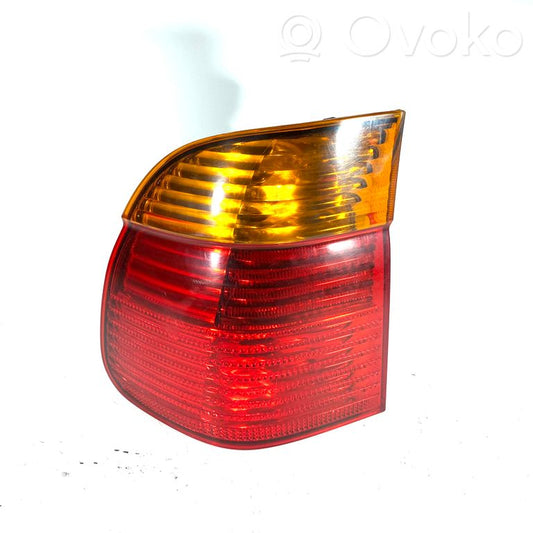 Aizmugurējais lukturis virsbūvē