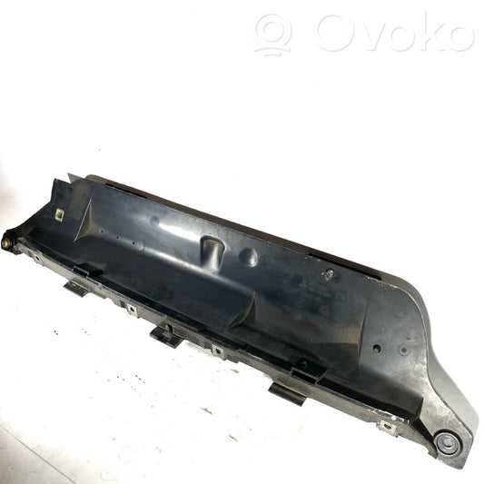 Cita veida dzinēja nodalījuma detaļa