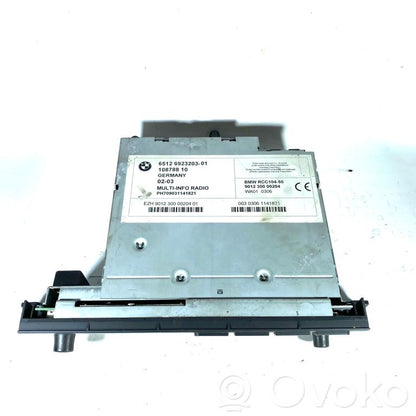 Radio / CD/DVD atskaņotājs / navigācija