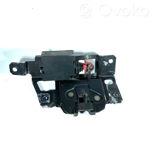 Замок задней крышки