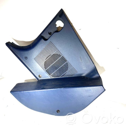 Kāju zonas sānu dekoratīvā apdare