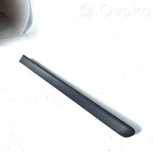 Aizmugurējā spārna uzlika / moldings