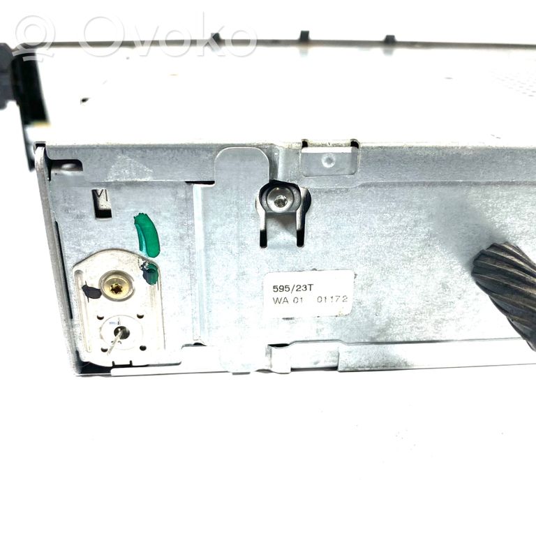 Radio / CD/DVD atskaņotājs / navigācija