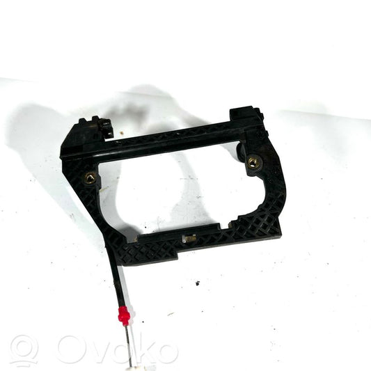 Держатель/кронштейн для внешней ручки открывания сзади