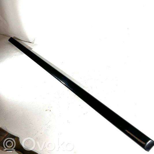 Декоративная отделка входной двери (молдинг)