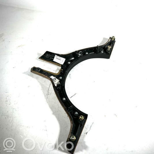 Stūres ass dekoratīvā apdare