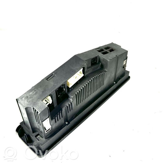 Gaisa kondicioniera / klimata kontroles / salona apsildes vadības bloks (salonā)