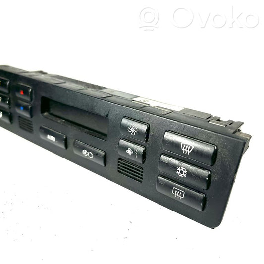 Gaisa kondicioniera / klimata kontroles / salona apsildes vadības bloks (salonā)