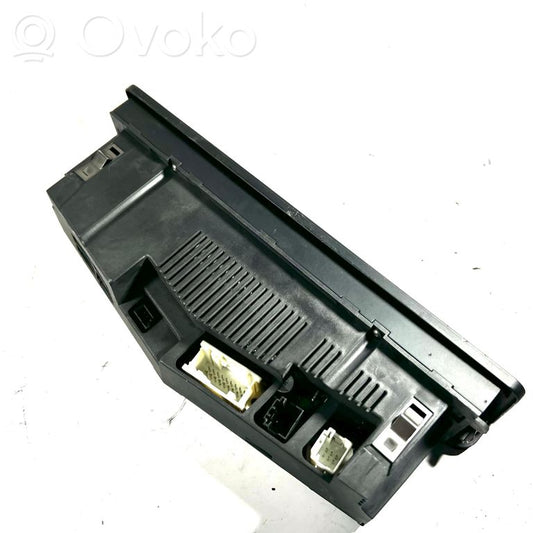 Gaisa kondicioniera / klimata kontroles / salona apsildes vadības bloks (salonā)