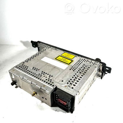 Radio / CD/DVD atskaņotājs / navigācija