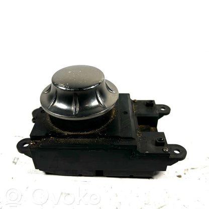 Multimediju kontrolieris